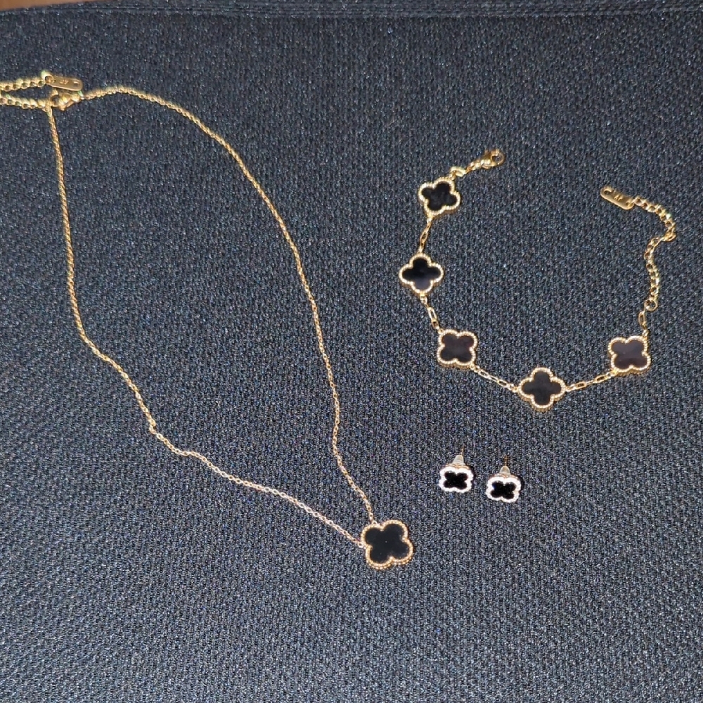 Elegant Gold and Black Jewelry Set